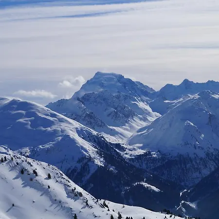 Alpina Mountain Resort 3*