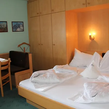 Alpina Mountain Resort 3*
