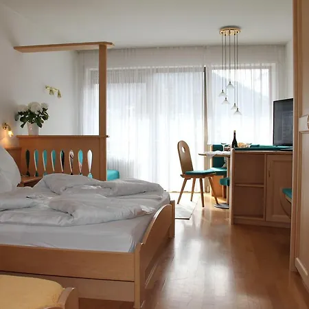 Hotell Alpina Mountain Resort