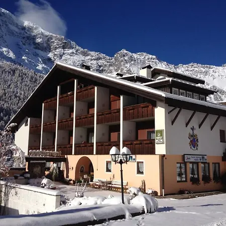 Alpina Mountain Resort 3*